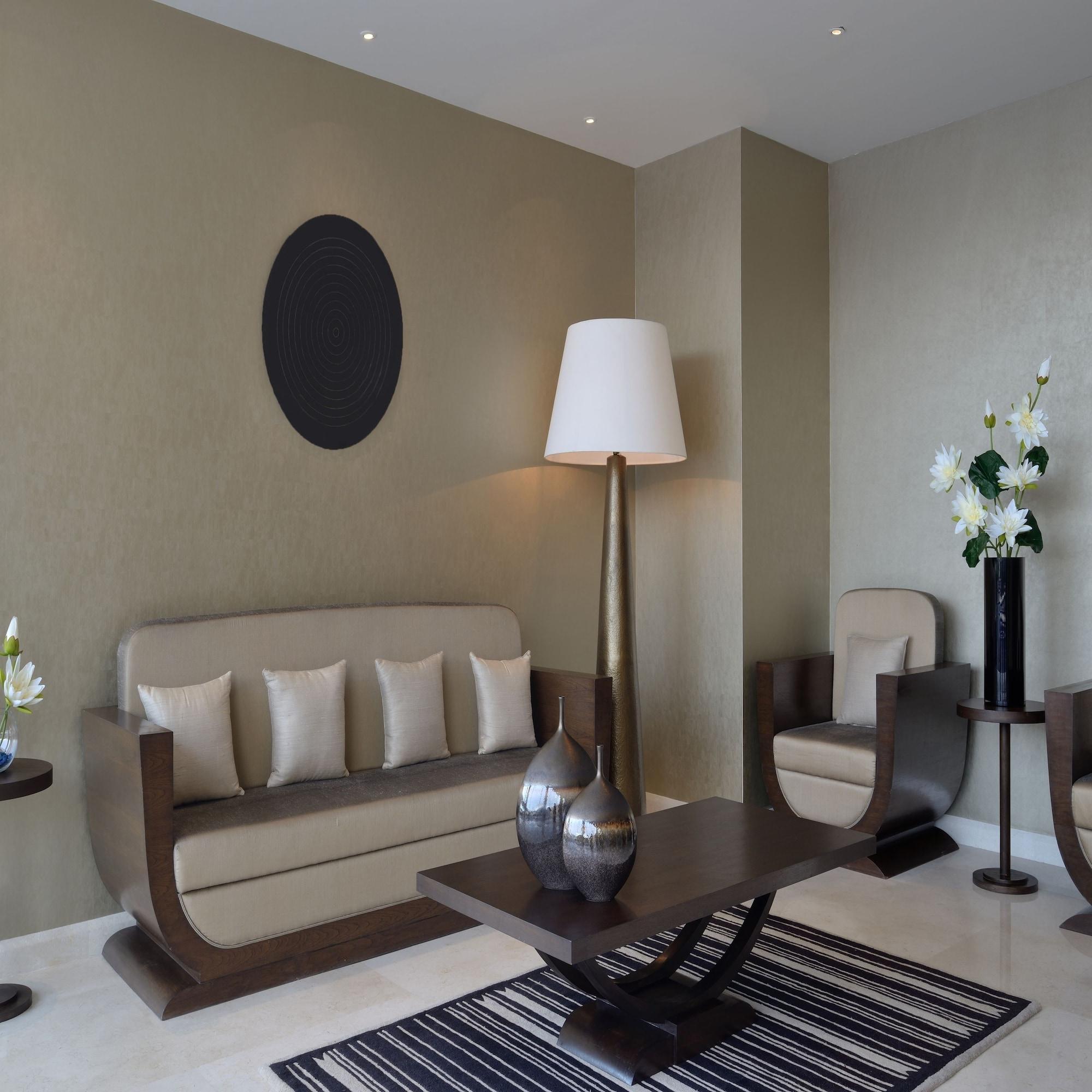 فندق ماراسا ساروفار بريميير تيروباتي المظهر الخارجي الصورة A 3D rendering of a living room