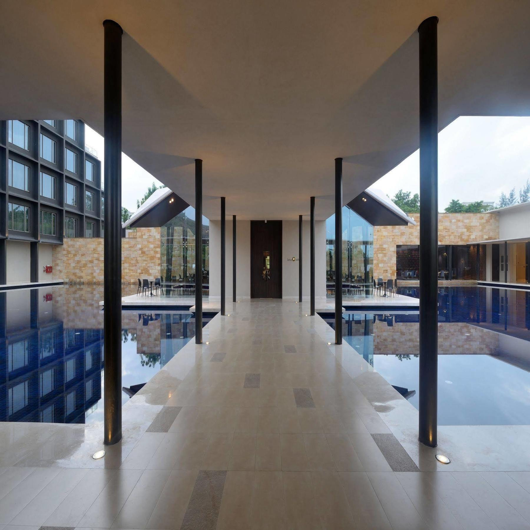 فندق ماراسا ساروفار بريميير تيروباتي المظهر الخارجي الصورة Interior of the new building
