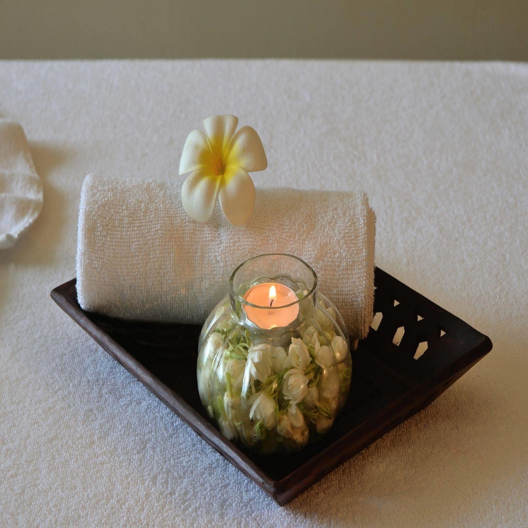 فندق ماراسا ساروفار بريميير تيروباتي المظهر الخارجي الصورة Plumeria spa